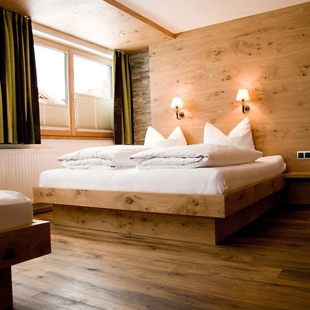 Haus Battisti Hotel ซังคท์อันทอนอัมอาร์ลแบร์ก ภายนอก รูปภาพ