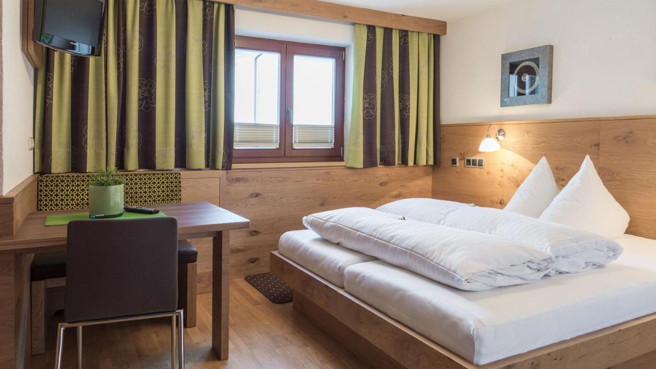 Haus Battisti Hotel ซังคท์อันทอนอัมอาร์ลแบร์ก ภายนอก รูปภาพ