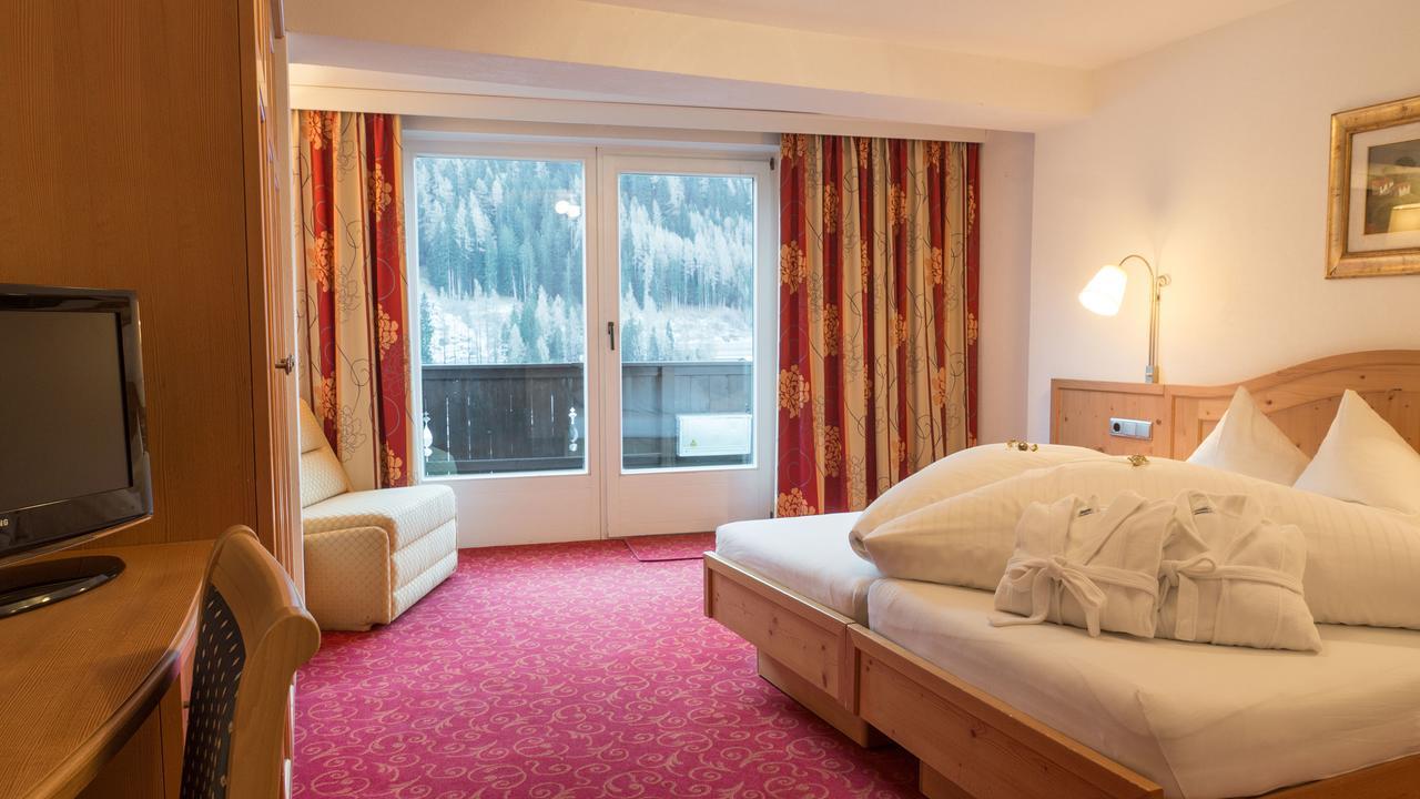 Haus Battisti Hotel ซังคท์อันทอนอัมอาร์ลแบร์ก ภายนอก รูปภาพ