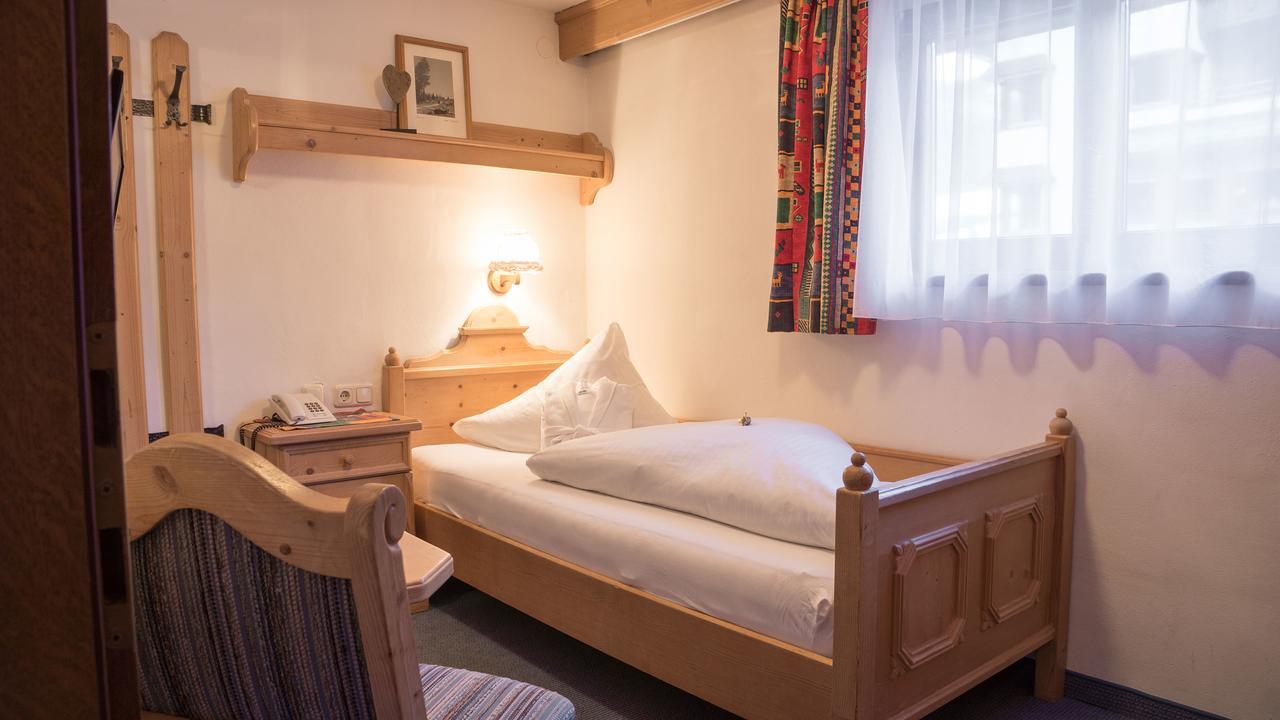 Haus Battisti Hotel ซังคท์อันทอนอัมอาร์ลแบร์ก ภายนอก รูปภาพ