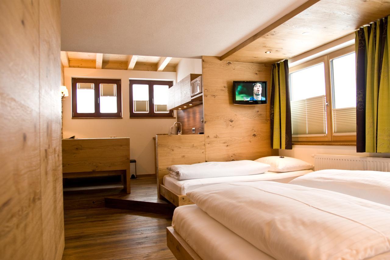Haus Battisti Hotel ซังคท์อันทอนอัมอาร์ลแบร์ก ภายนอก รูปภาพ